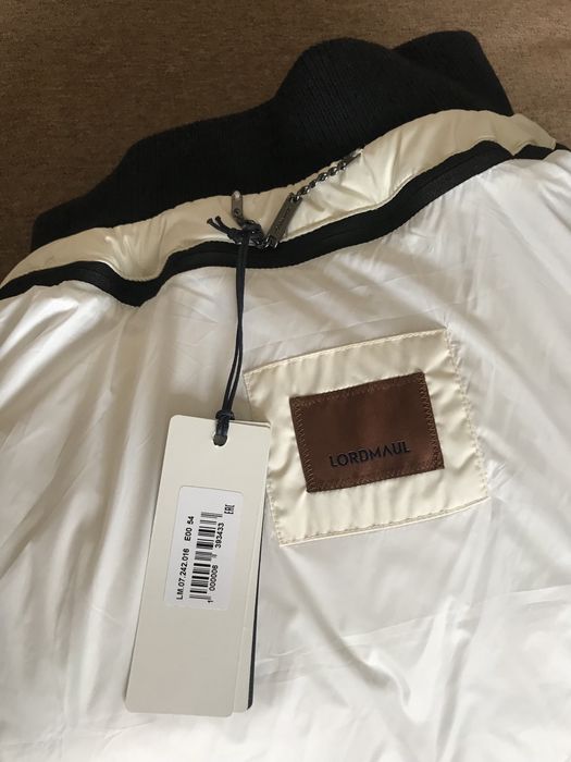 Продам фирменный куртку LORDMAUL.