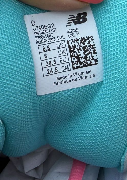 New Balance жестоки цветове нови с оригиналната си кутия 38.5 номер