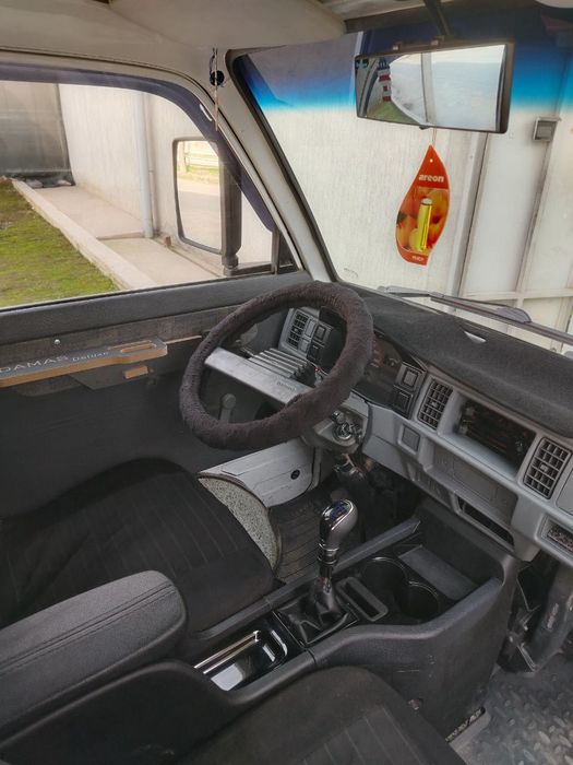 Damas Sotiladi Yurb turgan moshina òzimiziki