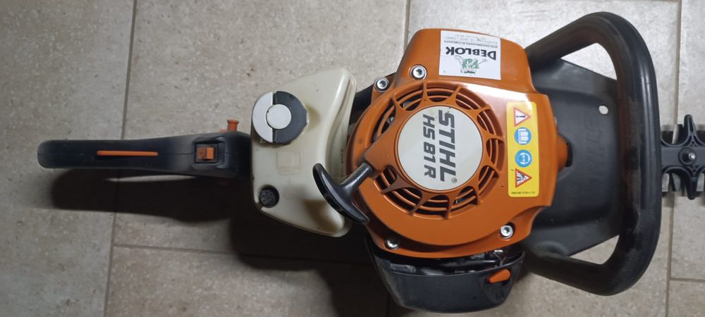 STIHL HS 81R   (mașina tuns garduri)