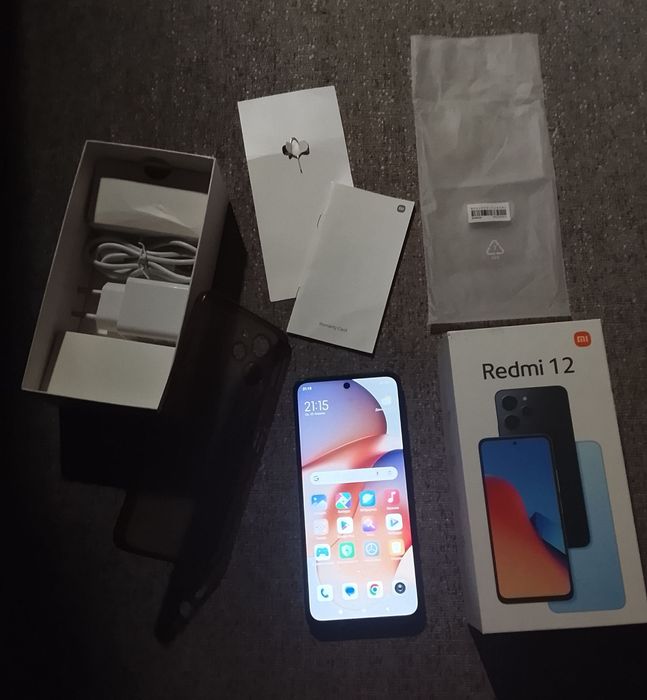 Redmi 12 на 16/256 гигов.