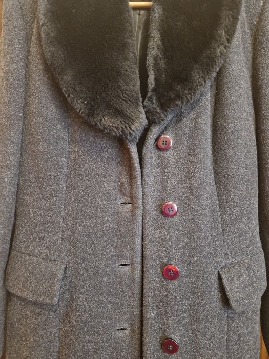 Vând palton lana.