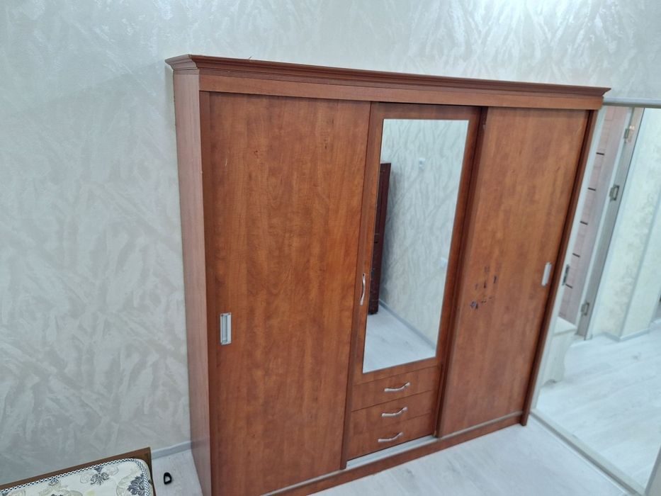 Yotoqxona uchun spalni va shkaf