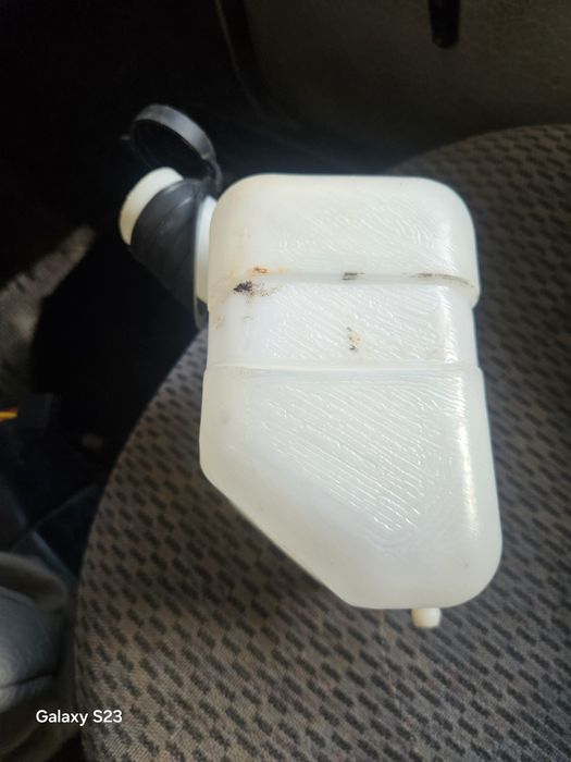 Бачок заднего омывателя