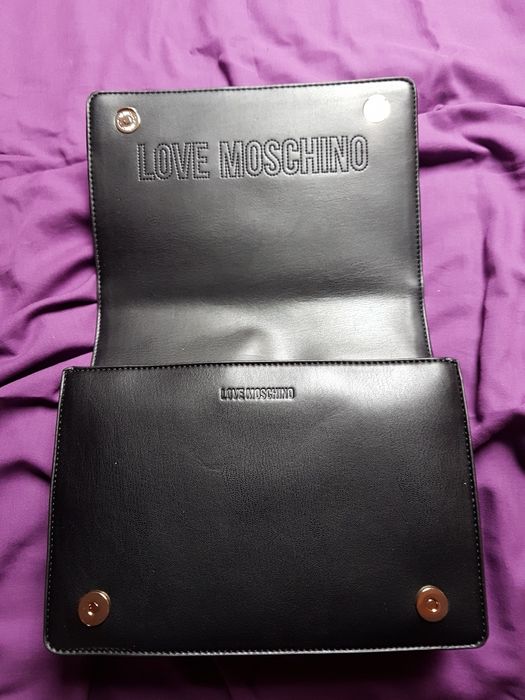 оригинални чанти LOVE MOSCHINO