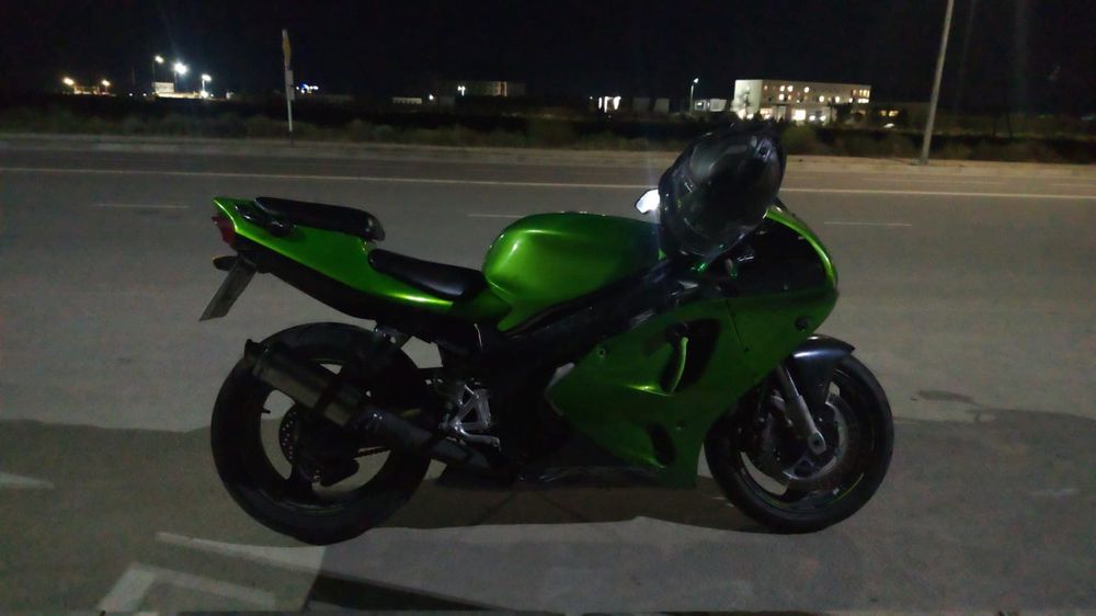 Kawasaki zx7r продам