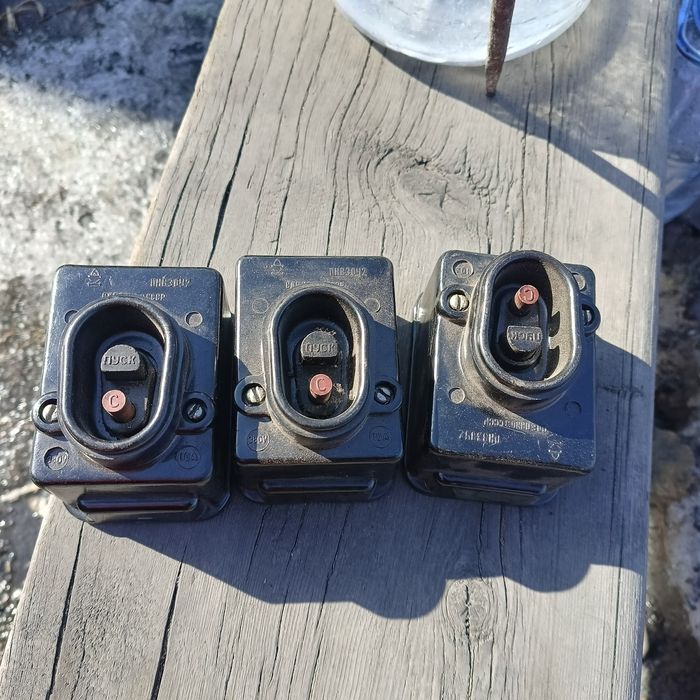 Кнопка пускавая для двигателей