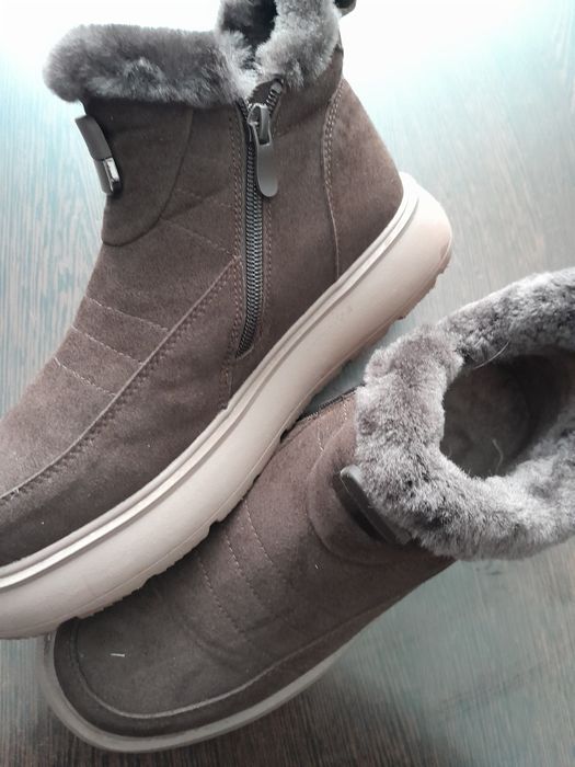 Ботинки замшевые,зимние.