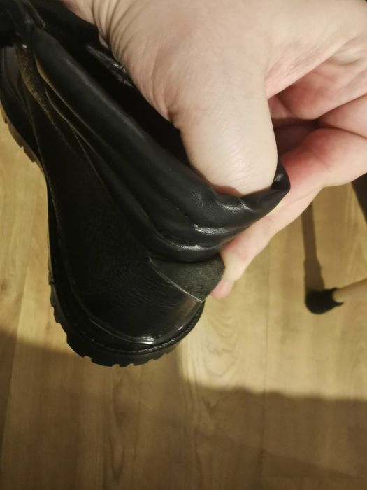 Bocanci de piele neagră 40