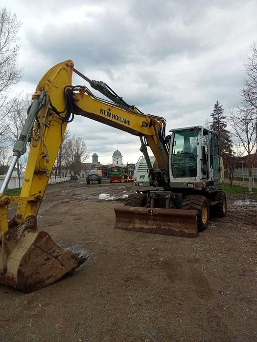 Excavator New Holand 16t