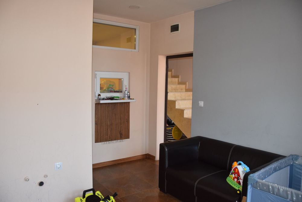 Триетажна къща! ж.к."Красна Поляна 2"!