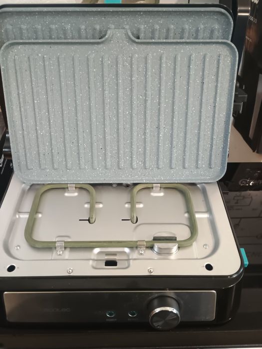 Тостерник CECOTec