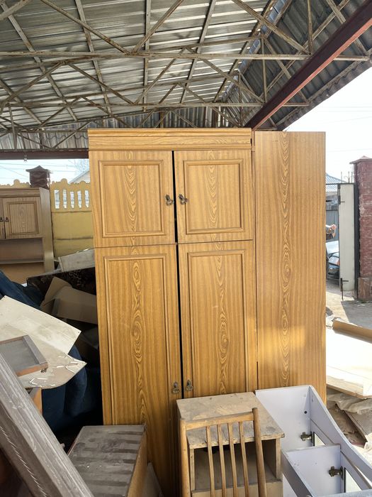 Продам шкаф хороший