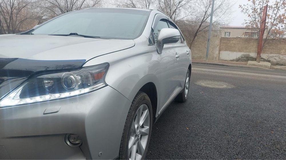 Продам машину Lexus RX 350