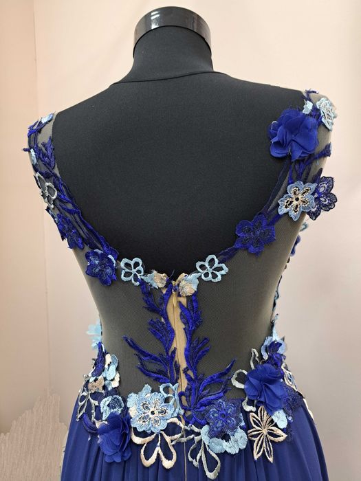 Бална рокля с 3D дантела