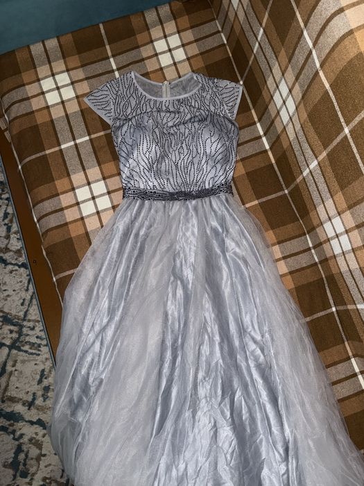 Продам вечернее нарядное платье