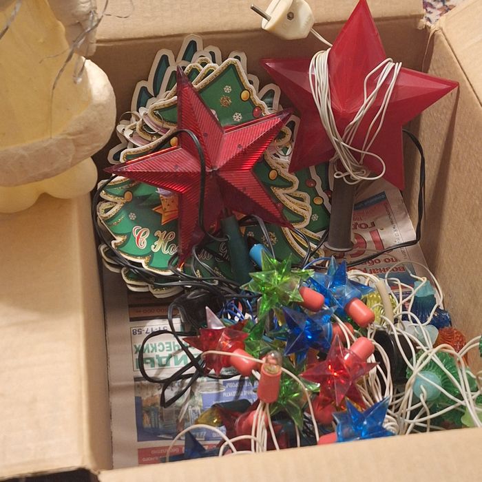 Новогодние игрушки .