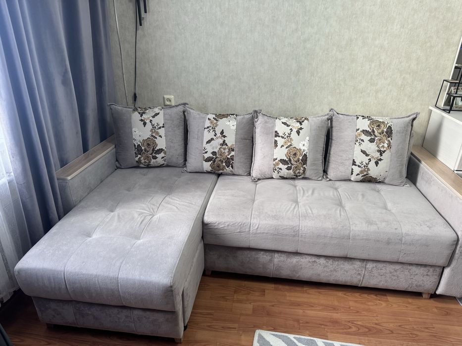 Диван в хорошем состоянии