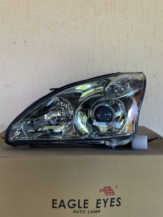 Фара передняя на LEXUS RX330