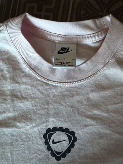 Чисто нова розова тениска Nike