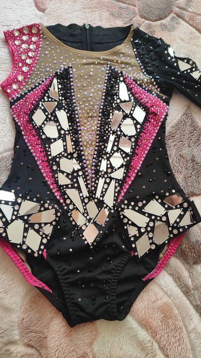 трико за художествена гимнастика