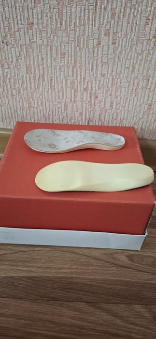 Продам ортопедическую детскую обувь