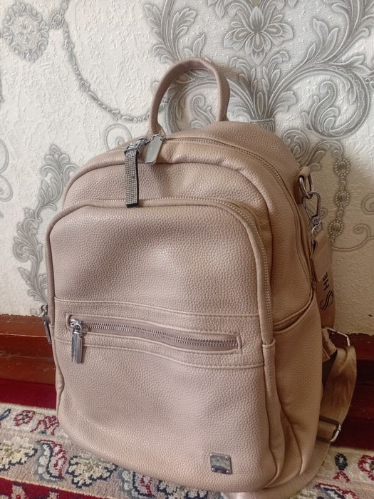 Maktab sumkasi qizlar uchun