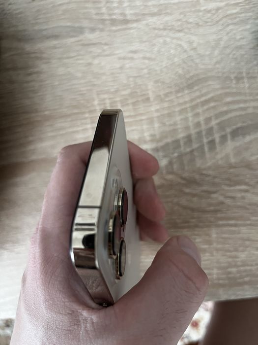 Iphone 13 pro gold