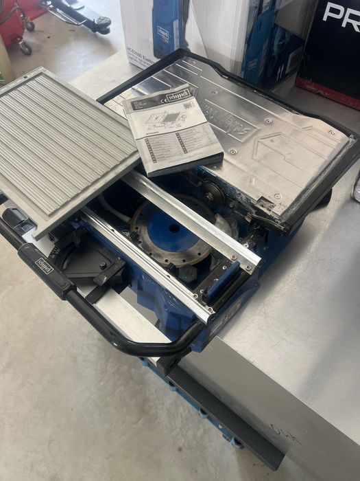 Машина за водно разане на плочки  и камък Scheppach WTS2000