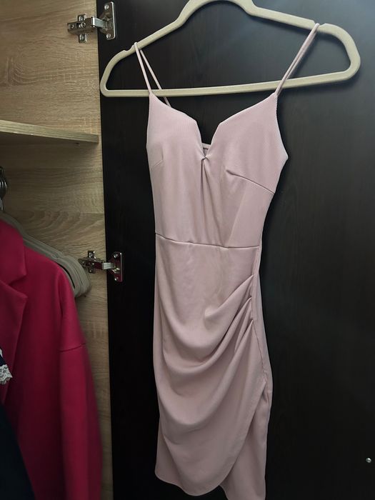 Пепел от рози рокля