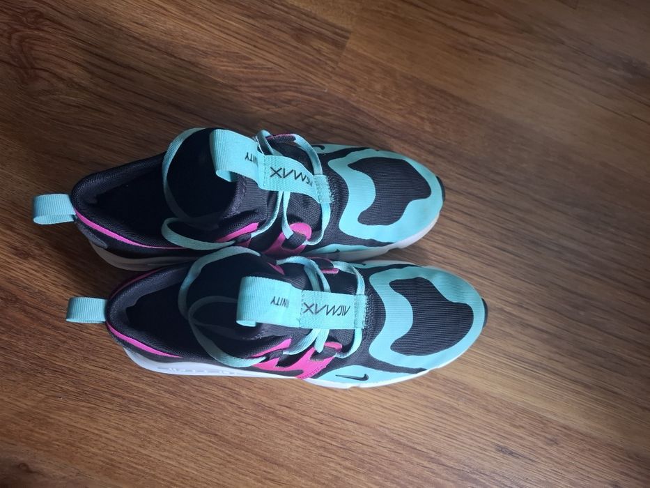Nike air max маратонки 39 номер.