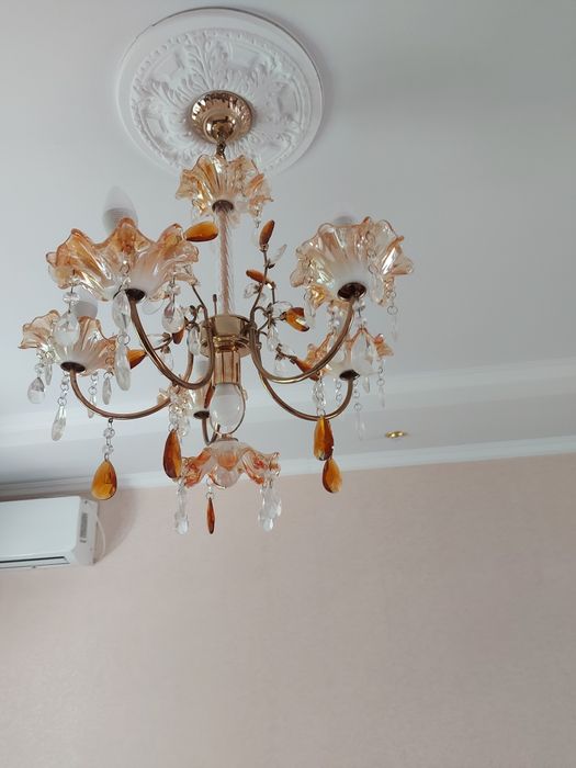 Продается люстра
5ти рожковы