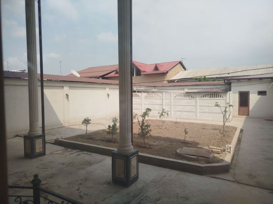 Учкахрамон постдан кирганда Хожи отада 4 сотих ховли