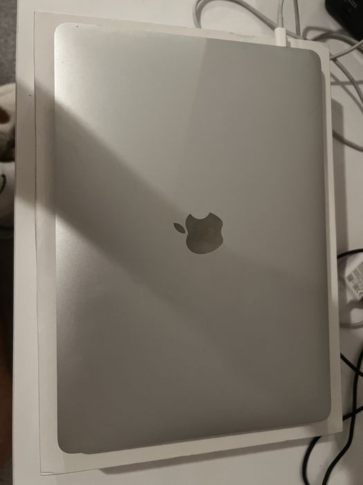 MacBook Pro 13” M1 (2020) – Touch Bar & Touch ID – Stare excelentă