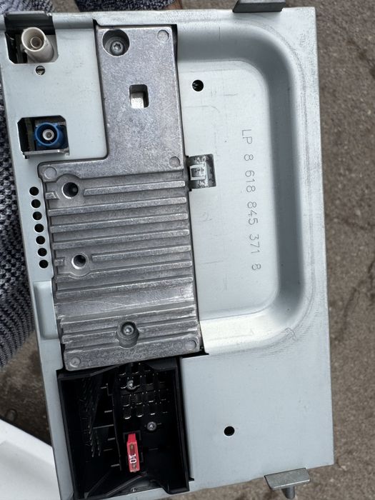 Оригинален CD радио плеър + Navi за Volkswagen golf plus