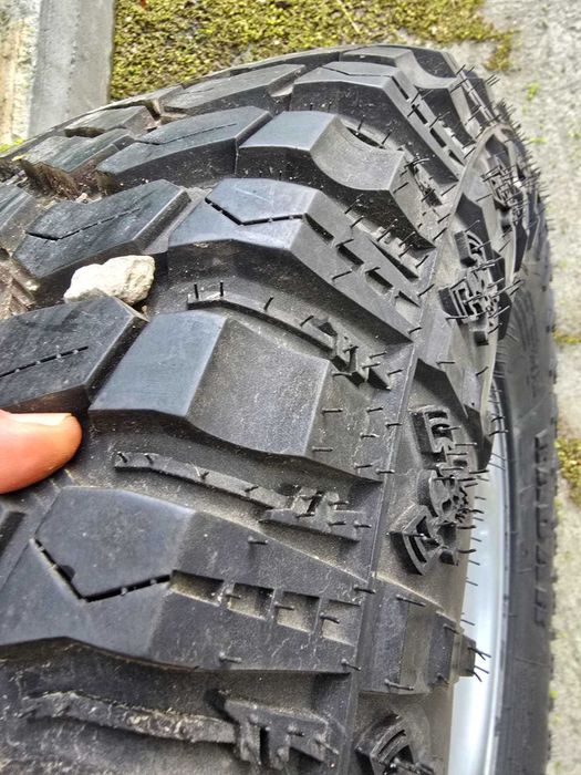 Гуми  в размер 285/75/16 Renegade RT+