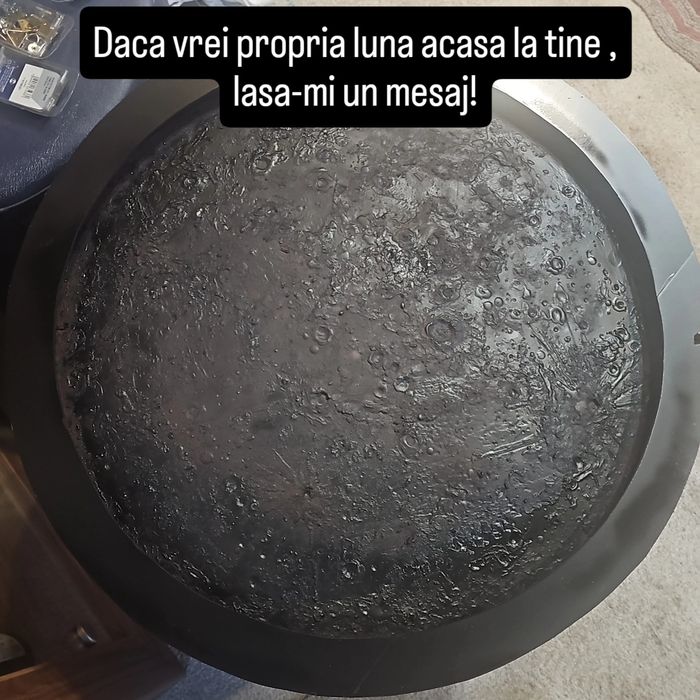 Luna decorativa pentru perete