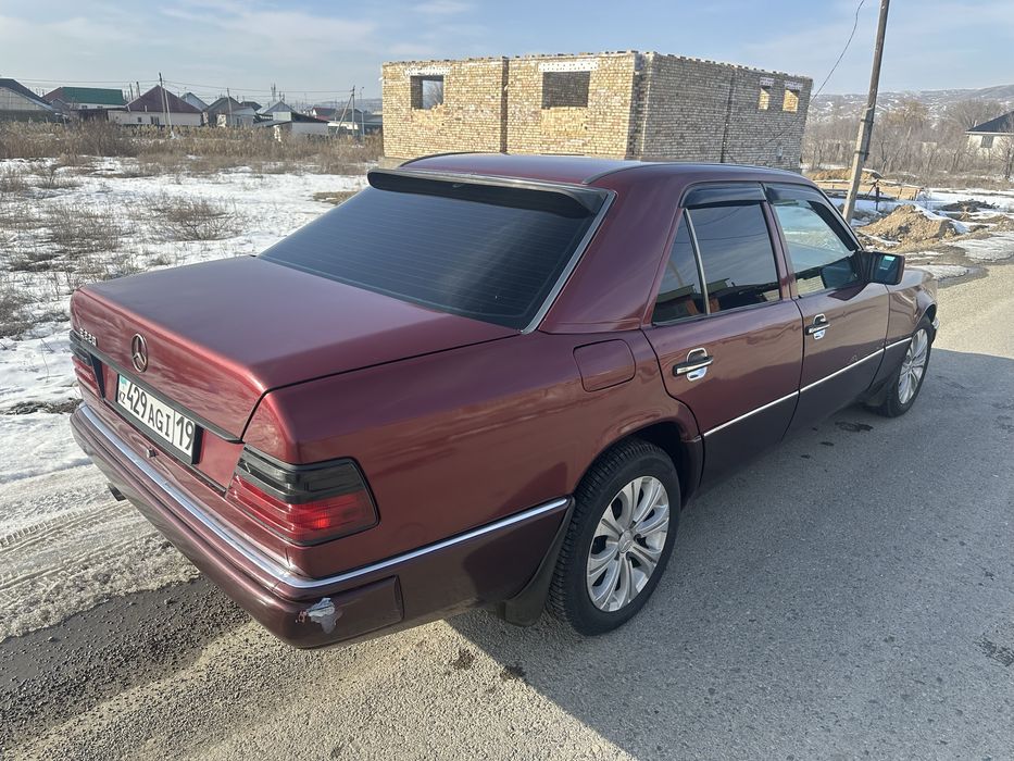 Бампер перед на мерс 124