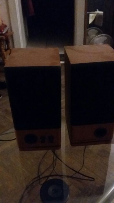 Vand statie prt calculator sau ascultat muzica pe telefon