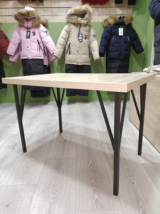 Столик жулнальный