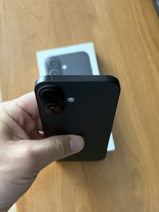 Продается iphone 16, идеал емкость 100%