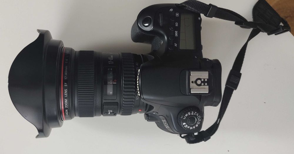 Фотоапарат - Canon EOS 60D