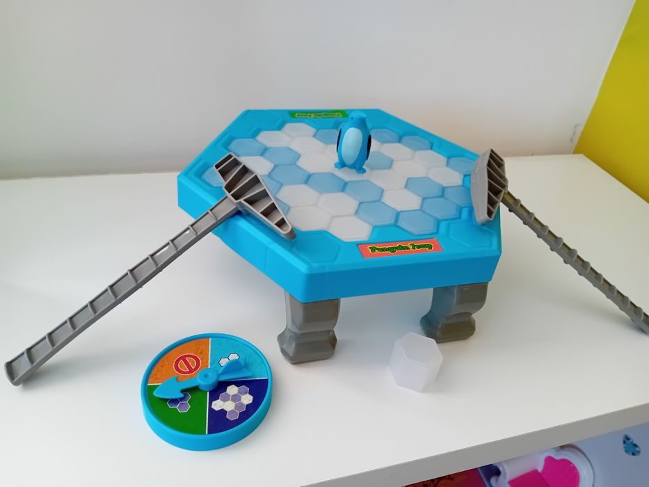 Играчки за момичета и момчета