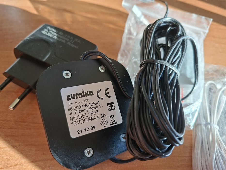 LED плафон за мебели със захранване