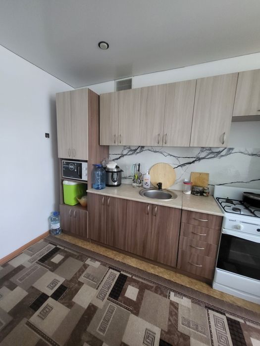 Продам 2 ух комн кв район Берекке