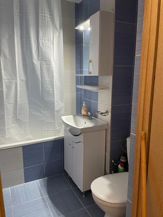 Închiriez garsoniera confort 1