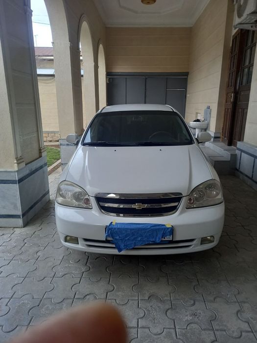 Chevrolet lasetti sotiladi