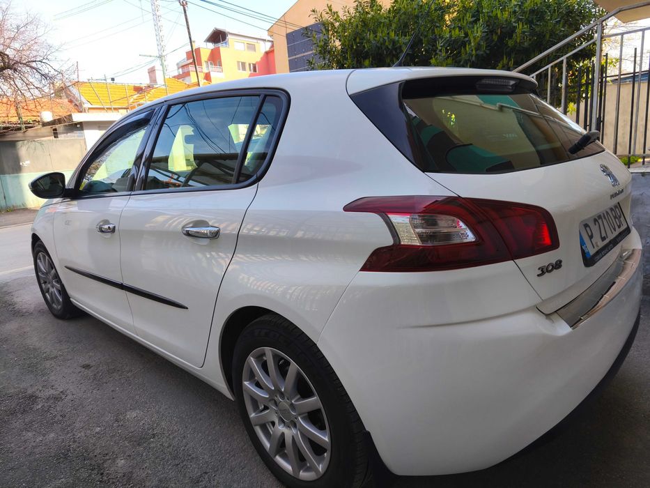 Автомобил Пежо 308 1.6 HDI
