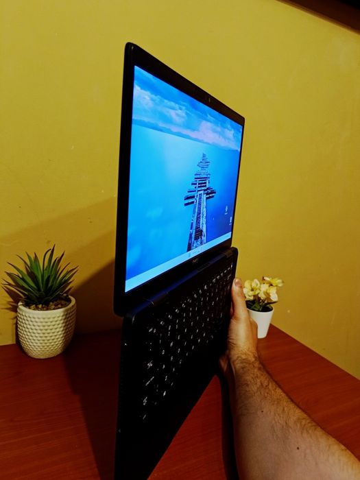 Dell Latitude 7320 – i5-1145G7 | 16GB RAM | 256GB NVMe | Nou 4 ore funcționare!