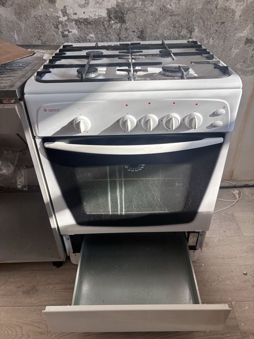 Продам газовую плиту